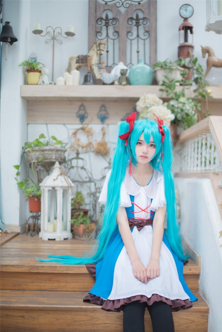 可爱美少女俊俏脸蛋cosplay虚拟偶像初音未来